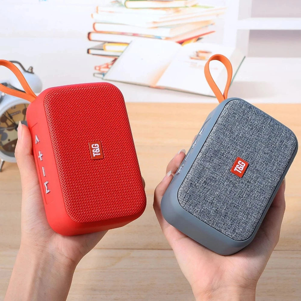 Altavoz Bluetooth inalámbrico portátil para exteriores con subwoofer y radio FM, mini altavoz con entrada auxiliar y reproducción MP3 de sonido potente.